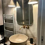 Portrait Luxury Loft דירה בארי